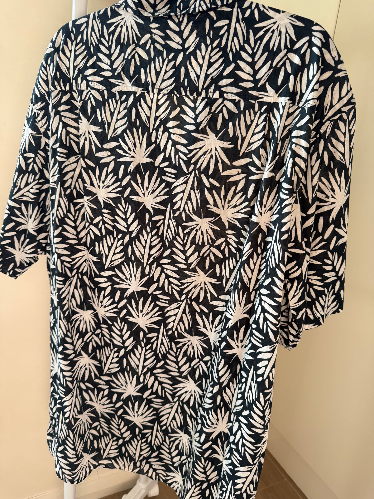 Zara black & white leaf print shirt, men's XL, photo 3